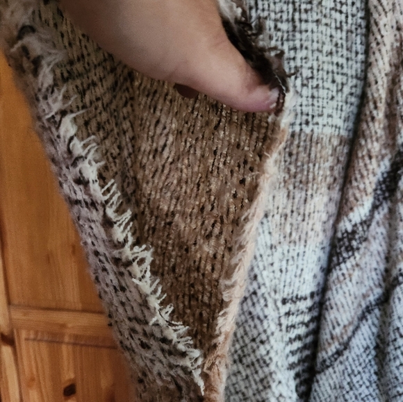 Womens Vince camuto poncho - Picture 7 of 9